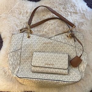 Michael Kors purse